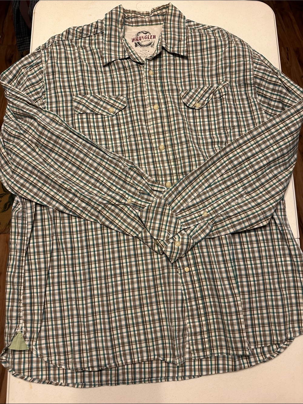 Wrangler Men’s Casual Button-Down Plaid Shirt in Green, Brown, White